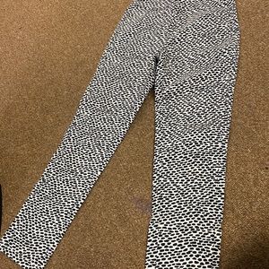 Who What Wear High Waisted Black/White Size 4